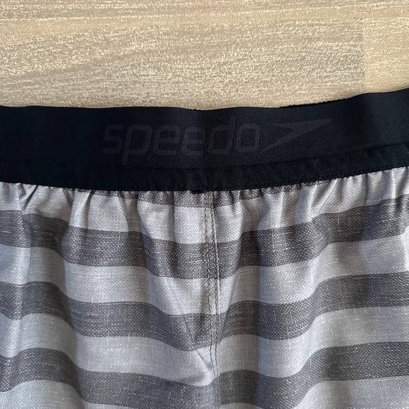 Speedo‎ Comfort Stretch Stripped Swim Shorts Trunks 18” Mens Size XXL Gray Black - Picture 4 of 5
